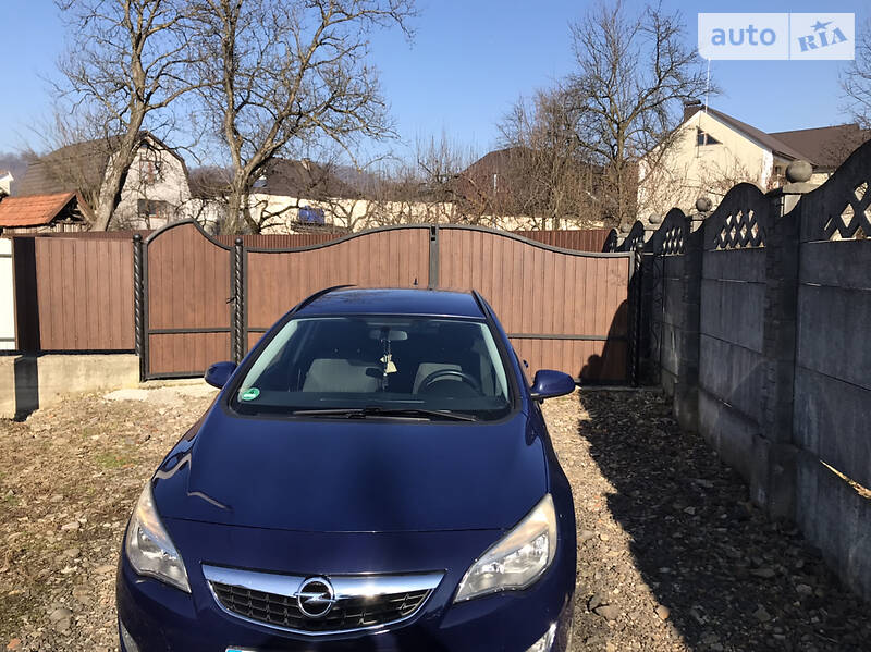 Opel Astra J