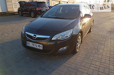 Универсал Opel Astra J 2012 в Запорожье