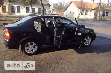 Седан Opel Astra 2006 в 
