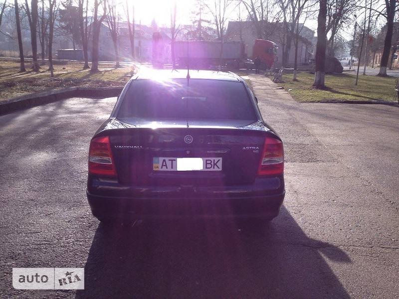 Седан Opel Astra 2006 в Калуше