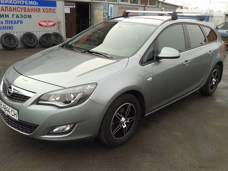 Универсал Opel Astra 2012 в Виннице