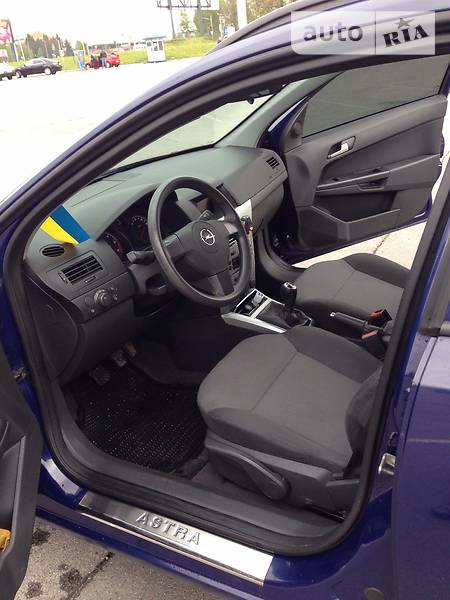 Универсал Opel Astra 2010 в 