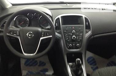 Хэтчбек Opel Astra 2015 в Киеве