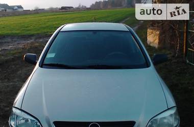 Седан Opel Astra 2006 в Олевске