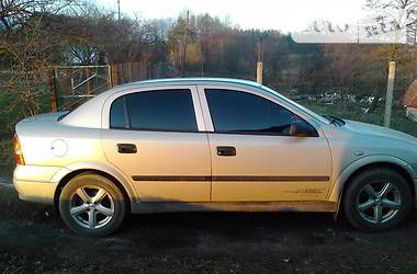 Седан Opel Astra 2006 в Олевске
