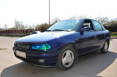 Седан Opel Astra 1997 в Хмельницком