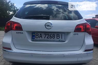 Универсал Opel Astra 2013 в Знаменке