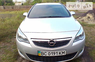 Универсал Opel Astra 2011 в Сосновке