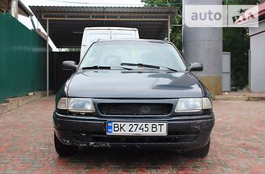 Седан Opel Astra 1995 в Рівному