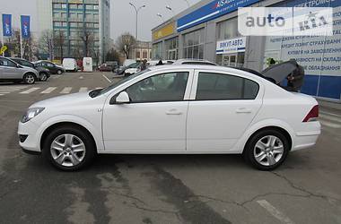 Седан Opel Astra 2013 в Киеве