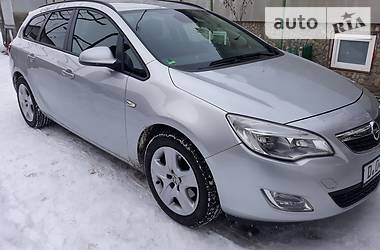 Универсал Opel Astra 2011 в Дрогобыче