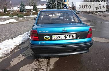 Седан Opel Astra 1996 в Виноградове