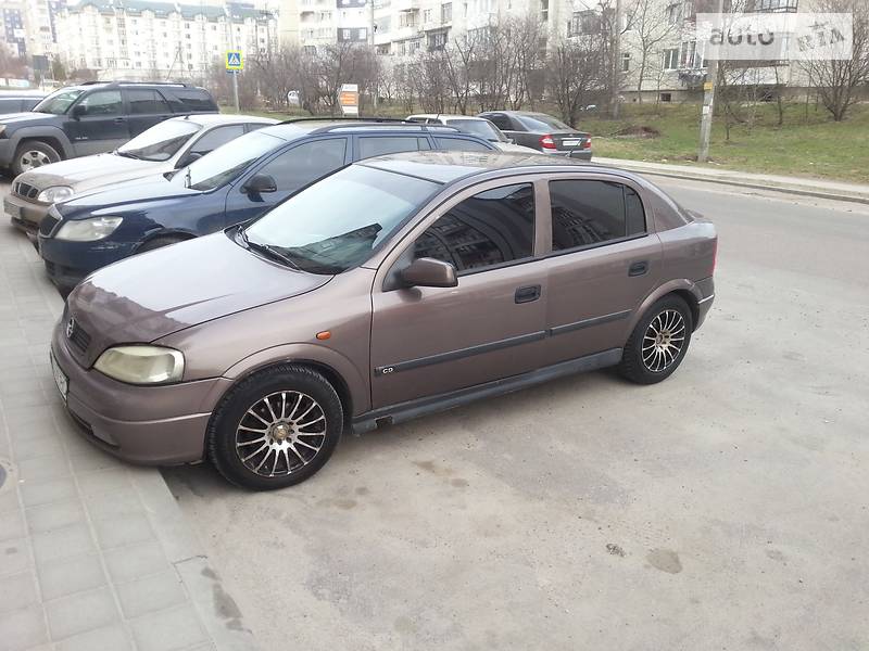 Седан Opel Astra 1998 в Львове