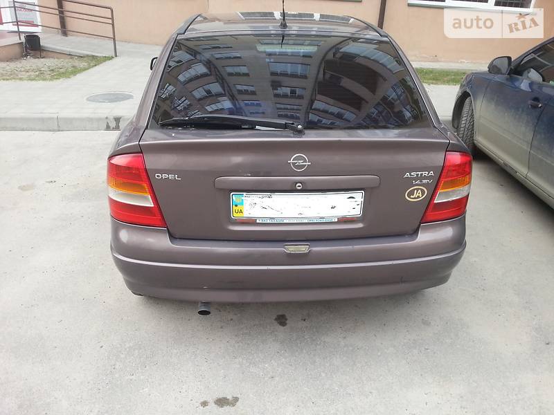 Седан Opel Astra 1998 в Львові