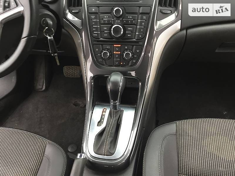 Универсал Opel Astra 2013 в Луцке