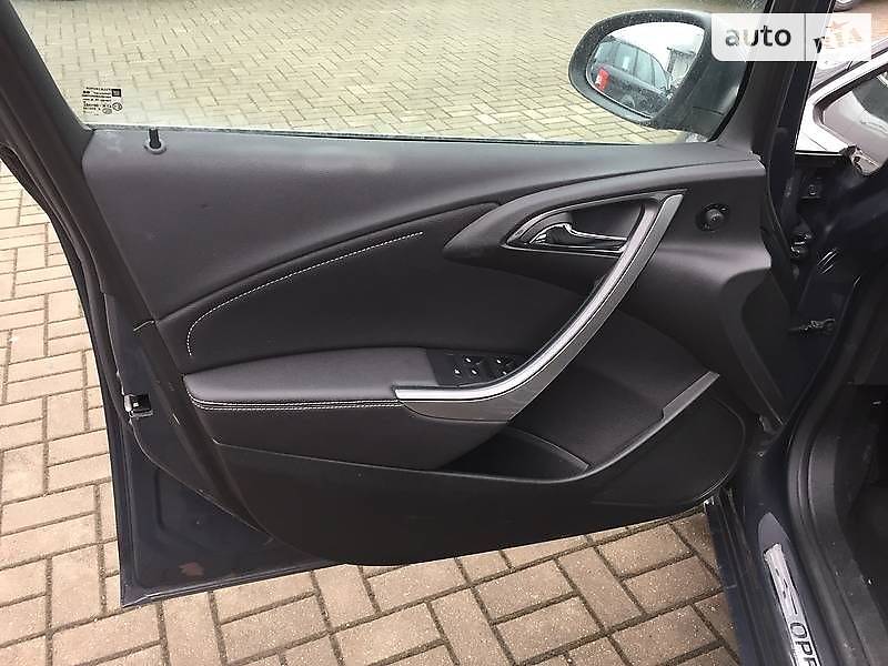 Универсал Opel Astra 2013 в Луцке