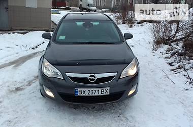 Универсал Opel Astra 2012 в Дунаевцах