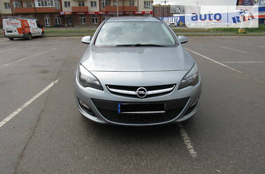 Універсал Opel Astra 2013 в Івано-Франківську