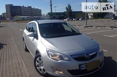 Универсал Opel Astra 2012 в Киеве