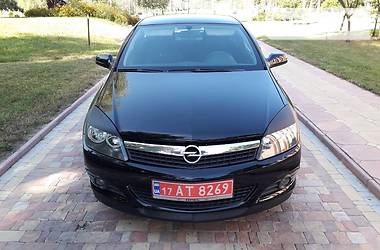 Купе Opel Astra 2008 в Миргороде