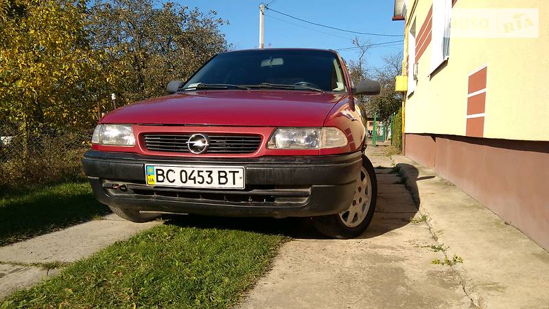 Хэтчбек Opel Astra 1995 в Львове