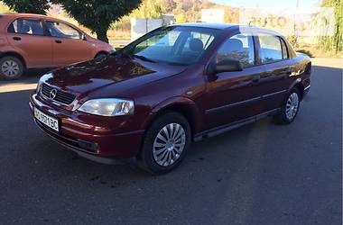 Седан Opel Astra 2007 в Хусте