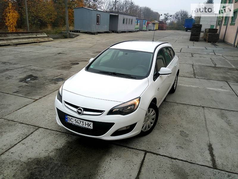 Универсал Opel Astra 2014 в Стрые