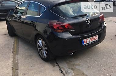 Хэтчбек Opel Astra 2012 в Ивано-Франковске