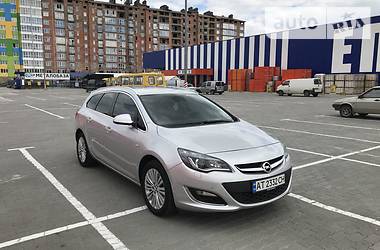 Універсал Opel Astra 2013 в Івано-Франківську