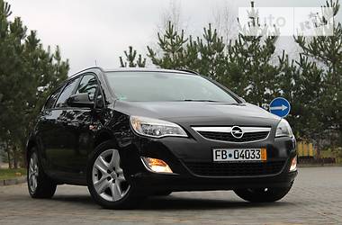 Универсал Opel Astra 2012 в Дрогобыче