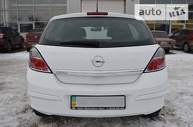 Хэтчбек Opel Astra 2012 в Киеве