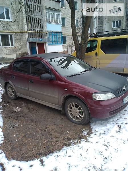 Седан Opel Astra 2006 в Староконстантинове