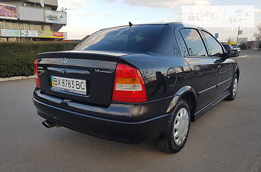 Седан Opel Astra 2006 в Хмельницком