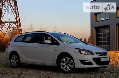 Универсал Opel Astra 2013 в Трускавце