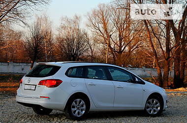 Универсал Opel Astra 2013 в Трускавце