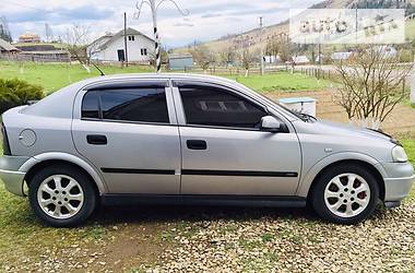 Хетчбек Opel Astra 2000 в 