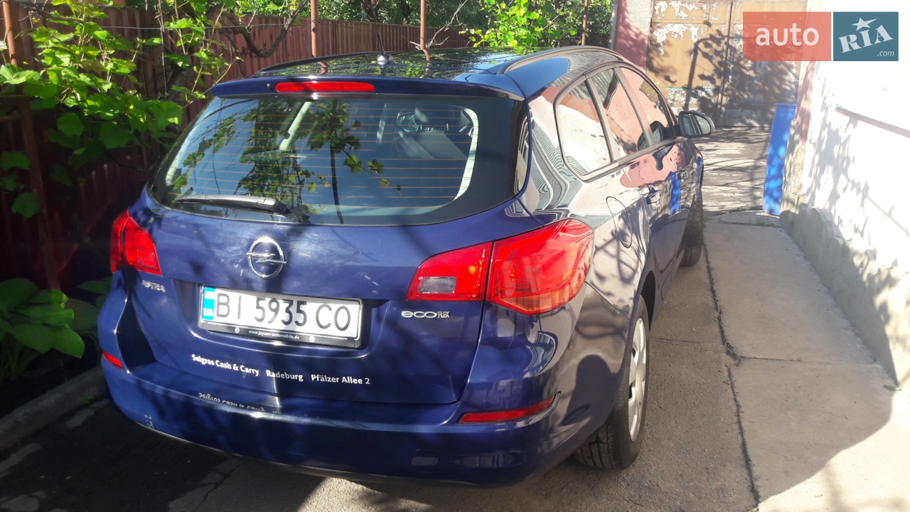 2011 Opel Astra - мініатюра 2
