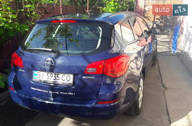 Универсал Opel Astra 2011 в Кобеляках