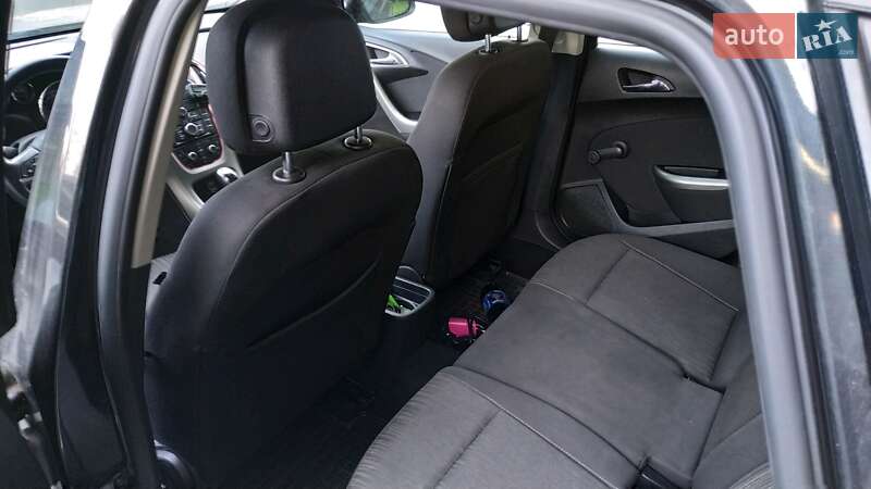 Универсал Opel Astra 2011 в Львове