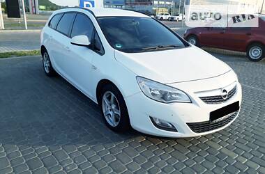 Універсал Opel Astra 2011 в 