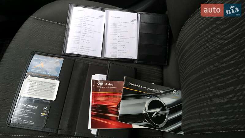 Универсал Opel Astra 2011 в Львове