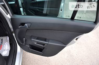 Універсал Opel Astra 2010 в 