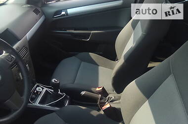 Универсал Opel Astra 2006 в 