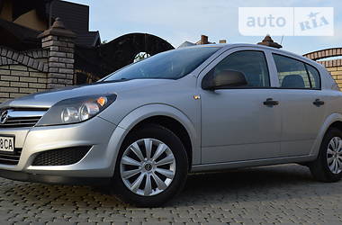 Хэтчбек Opel Astra 2012 в Дрогобыче