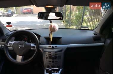 Универсал Opel Astra 2008 в 