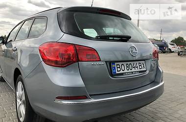 Універсал Opel Astra 2013 в 