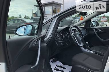 Універсал Opel Astra 2013 в 