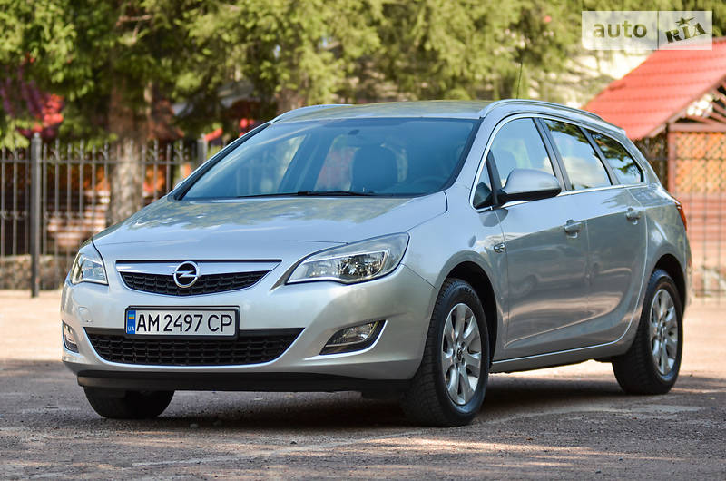 Универсал Opel Astra 2012 в Бердичеве