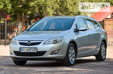Універсал Opel Astra 2012 в Бердичеві