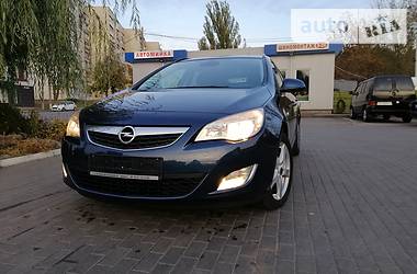 Универсал Opel Astra 2011 в Виннице